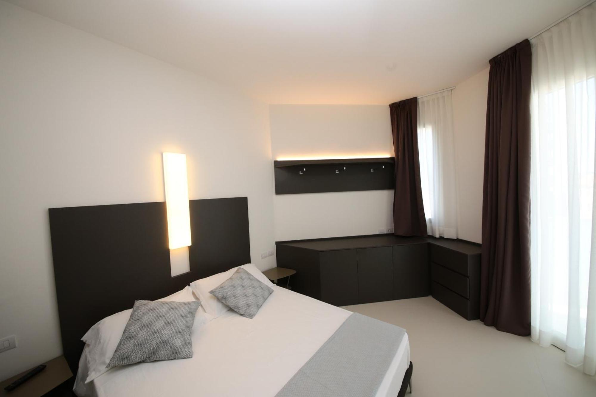 Hotel Cristallo Senigália Quarto foto